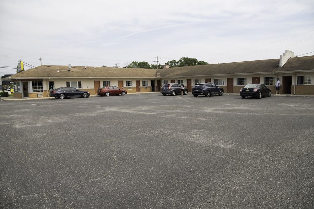 Capri inn and Suites - featured photo