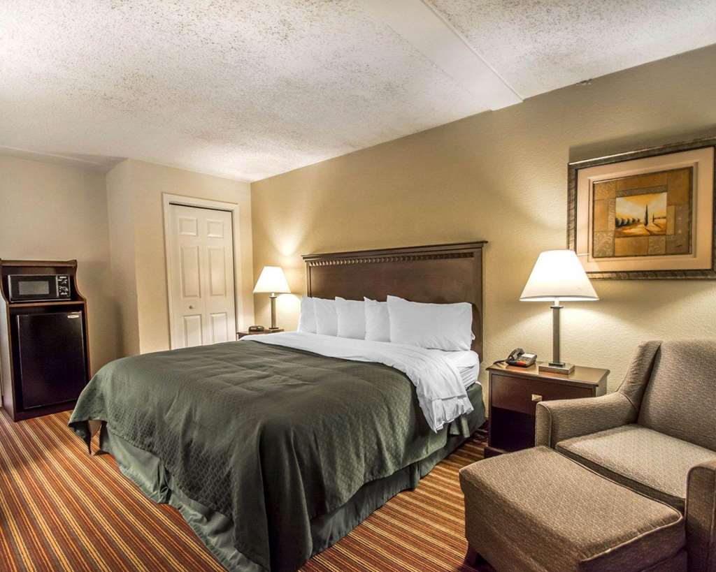Quality Inn & Suites at Tropicana Field - photo 17