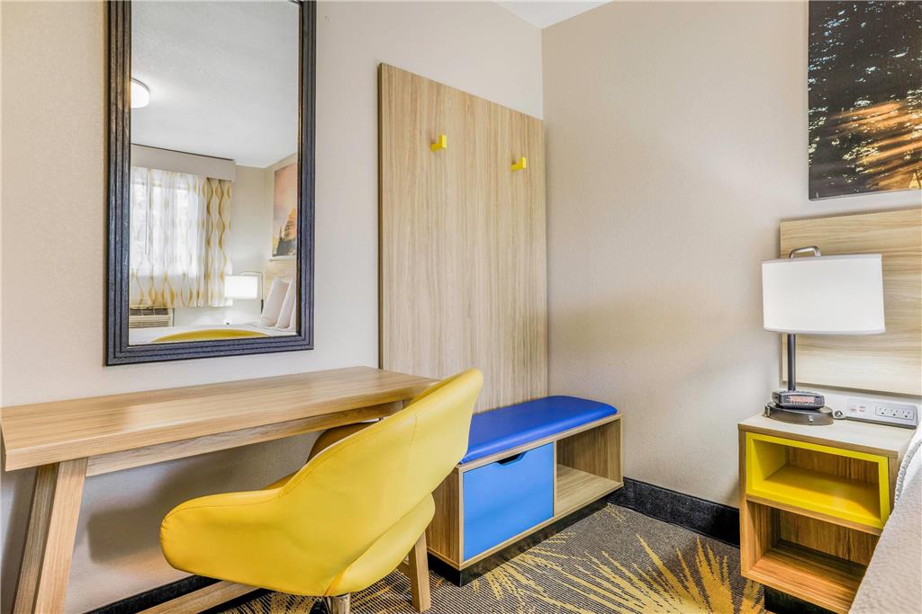 Days Inn by Wyndham Cortez - photo 27