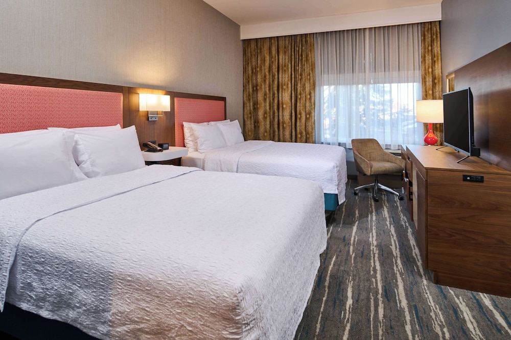 Hampton Inn Anchorage - photo 9