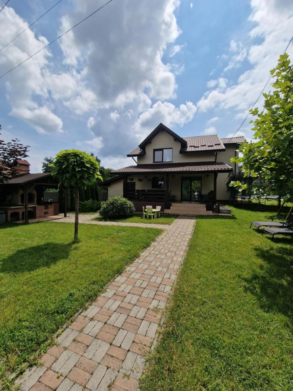 Chalet Sole — 4-Star Luxury Hotel in Pausesti-Maglasi, Romania