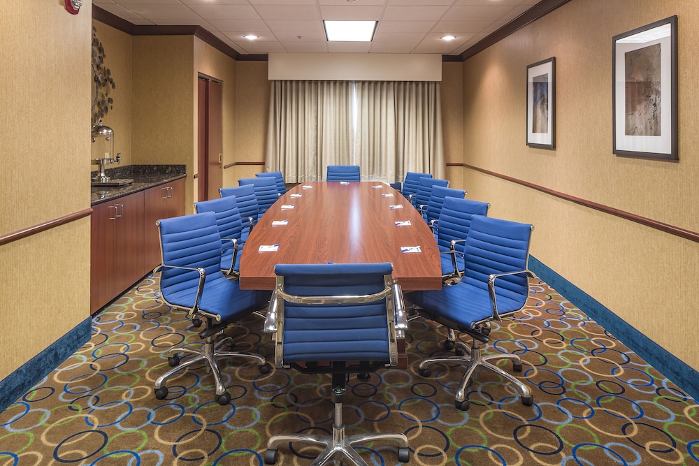 Holiday Inn Express Hotel & Suites Manchester Airport by IHG - photo 52