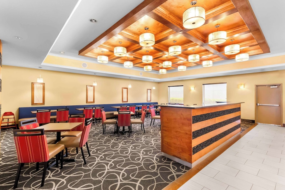 Comfort Suites at Katy Mills - photo 48