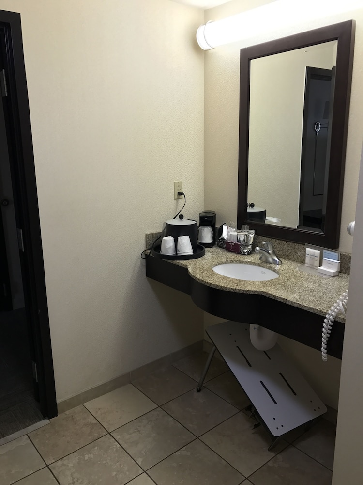 Hampton Inn & Suites Las Vegas South - photo 32