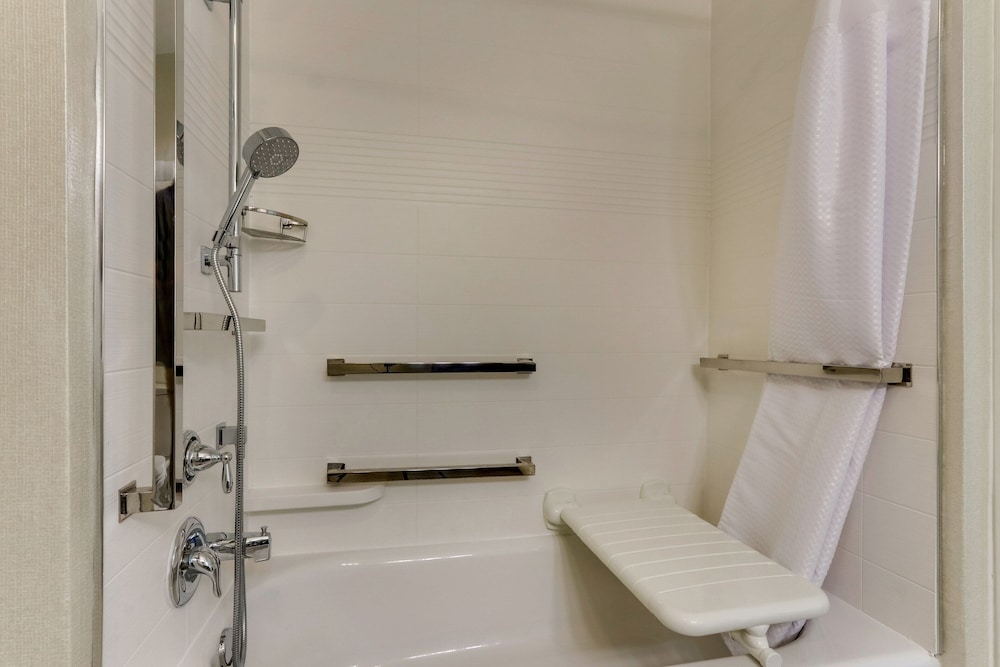 TownePlace Suites by Marriott Houston I 10 East - photo 37