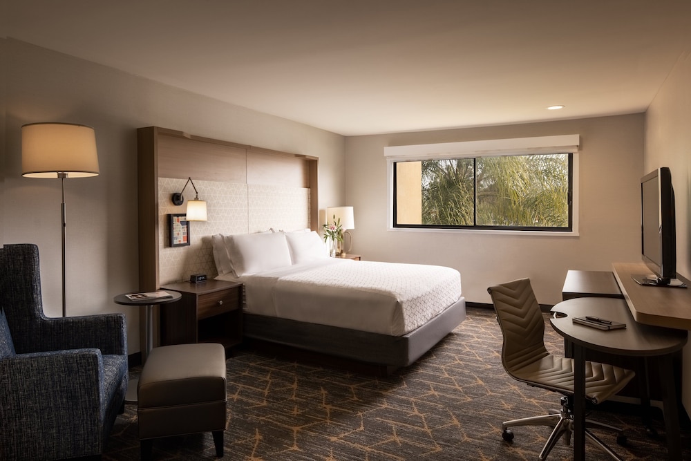 Holiday Inn Santa Ana Orange Co. Arpt by IHG - photo 7