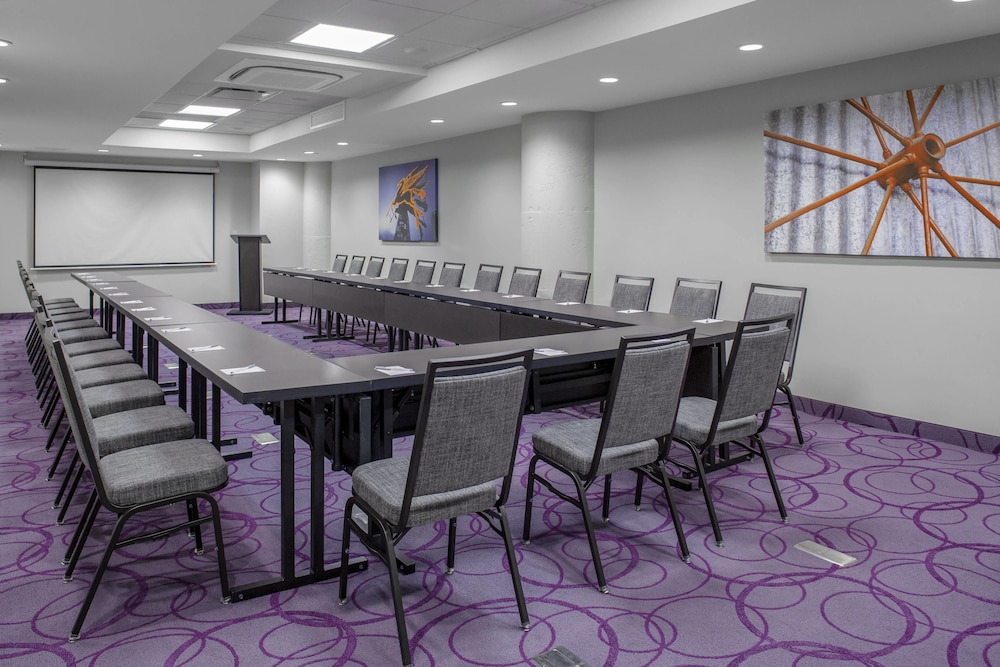 Fairfield Inn & Suites by Marriott Dallas Downtown - photo 19