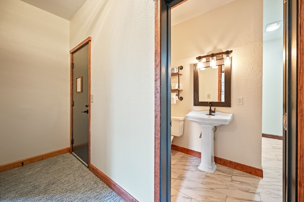 Hotel Leavenworth - photo 105