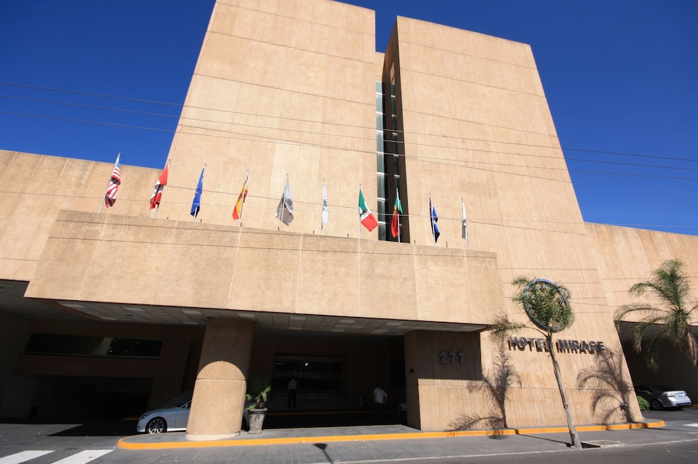 Hotel Mirage — hotel in Queretaro