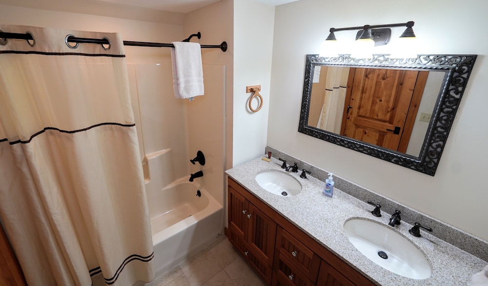 Ampersand Bay Resort - photo 164