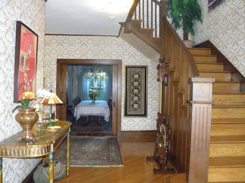 The Doctor's Inn Virginia - photo 5
