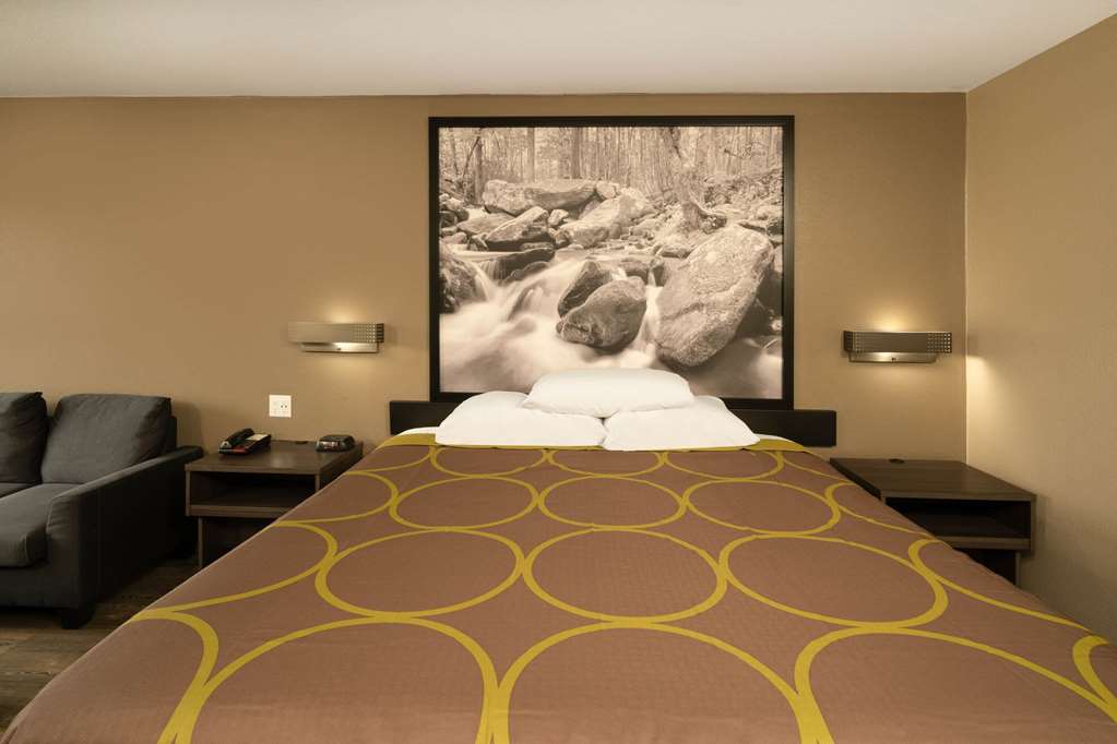 Super 8 by Wyndham Cleveland - photo 13