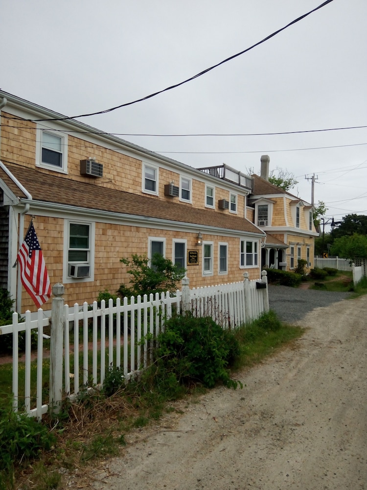 Sea Breeze Inn - photo 16
