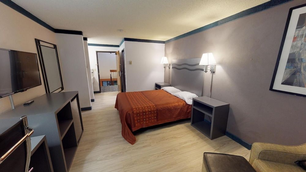 Waconia Inn & Suites - photo 18