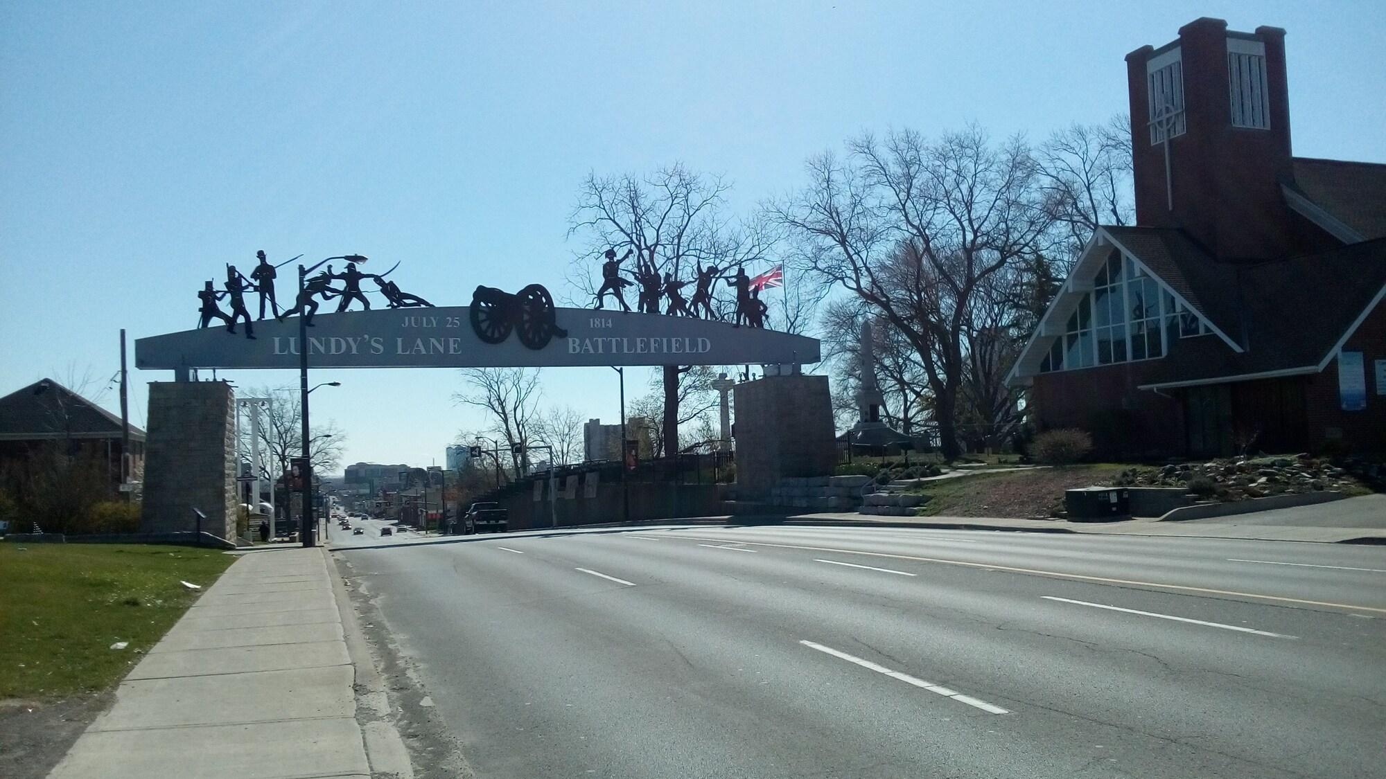 6267 Persepolis Inn — Niagara Falls — photo 5
