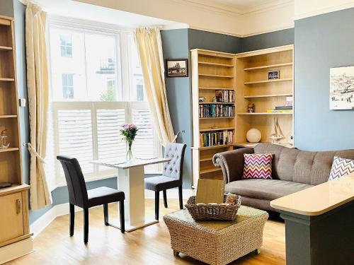 Belle Vue Cabin — 4-Star Luxury Hotel in Whitby, United Kingdom