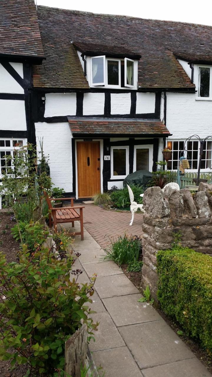 Peel Cottage Dilwyn — 4-Star Luxury Hotel in Hereford, United Kingdom