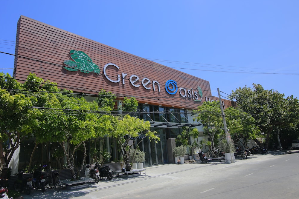 Green Oasis Hotel — hotel in Tuy Hoa