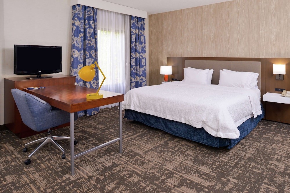 Hampton Inn & Suites Wilmington - photo 9