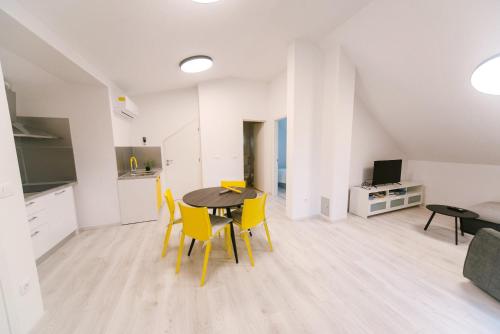 Kuća U Prirodi Li - carbon neutral hotel in Vrgorac