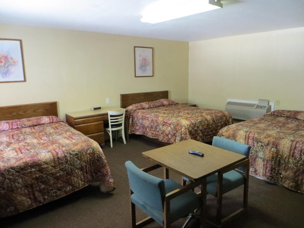 Economy Inn Fort Dodge - photo 15