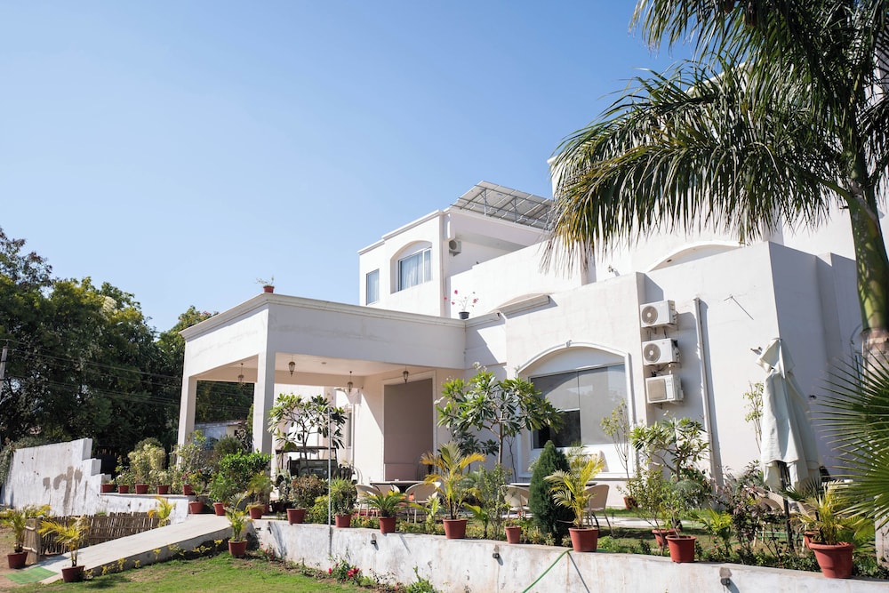 Surya Kothi Resort - carbon neutral hotel in Udaipur