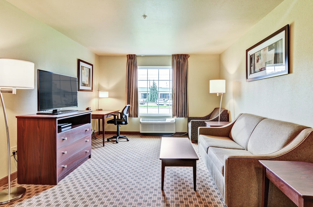 Cobblestone Inn & Suites Ambridge - photo 17