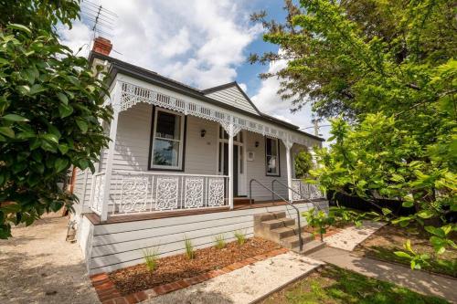 Newly renovated Kennedy Cottage close to CBD — 4-Star Luxury Hotel in Bendigo, Australia