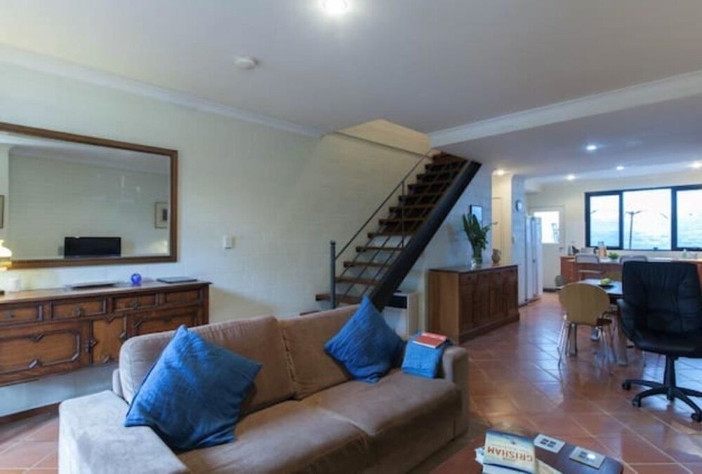 Primary 43 2BRM Townhouse Fremantle with 2 Carbays — 4-Star Luxury Hotel in Perth, Australia