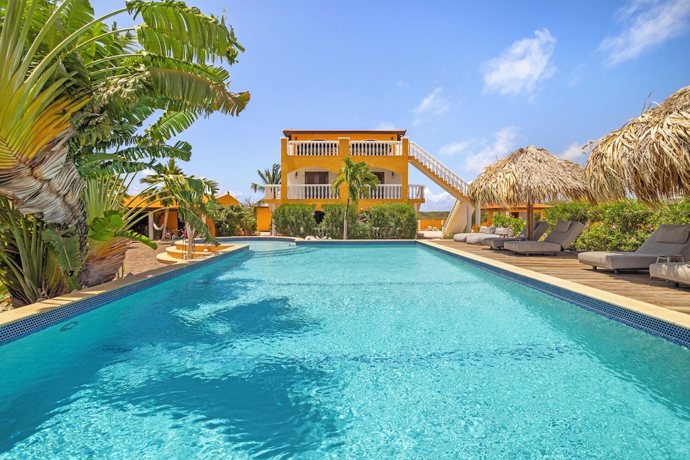 Boutique Hotel Wanapa Adult Friendly 14 Years And Older — Kralendijk