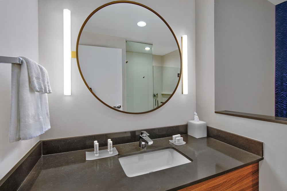 Fairfield By Marriott Inn & Suites Orlando At Flamingo Crossings Town Center - photo 19