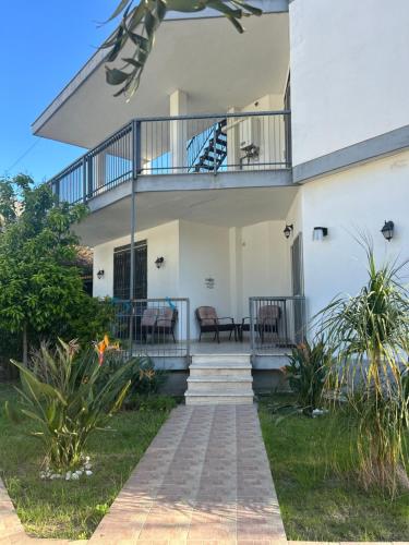 Villa Mia Mondello 200m To Beach Private Parking — 4-Star Luxury Hotel in Palermo, Italy