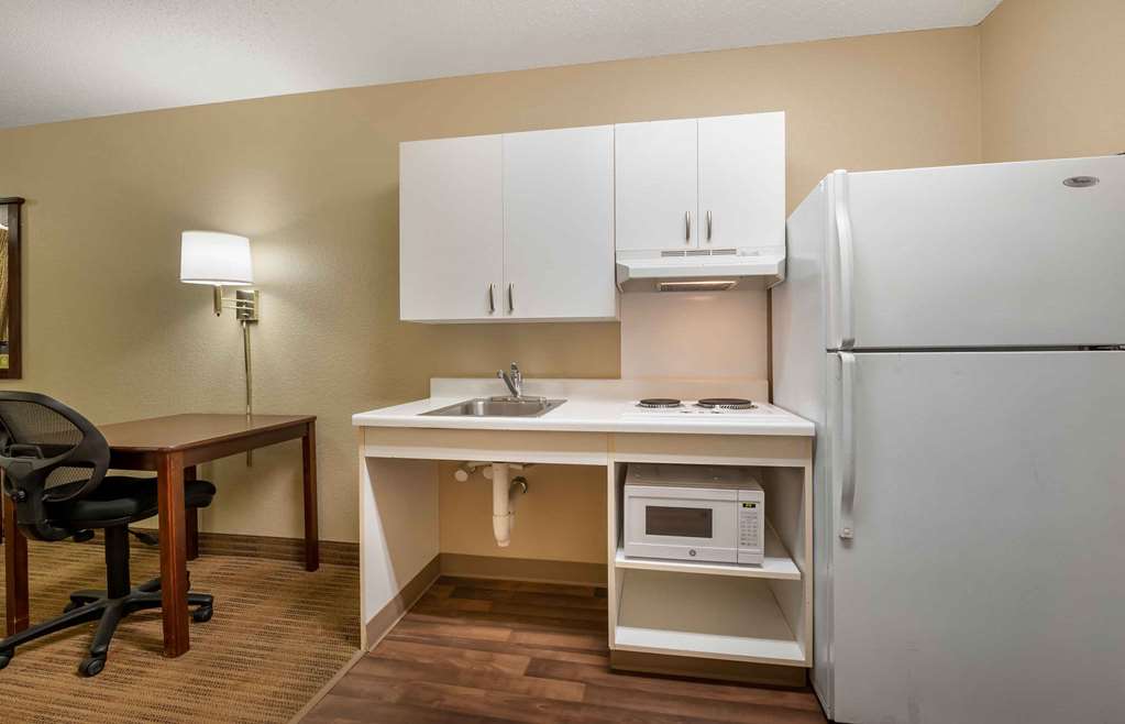 Extended Stay America Suites Champaign Urbana - photo 15