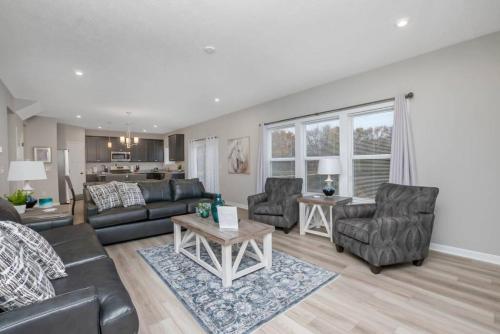 Brand New Construction In Well Kept Hoa Community — Mason