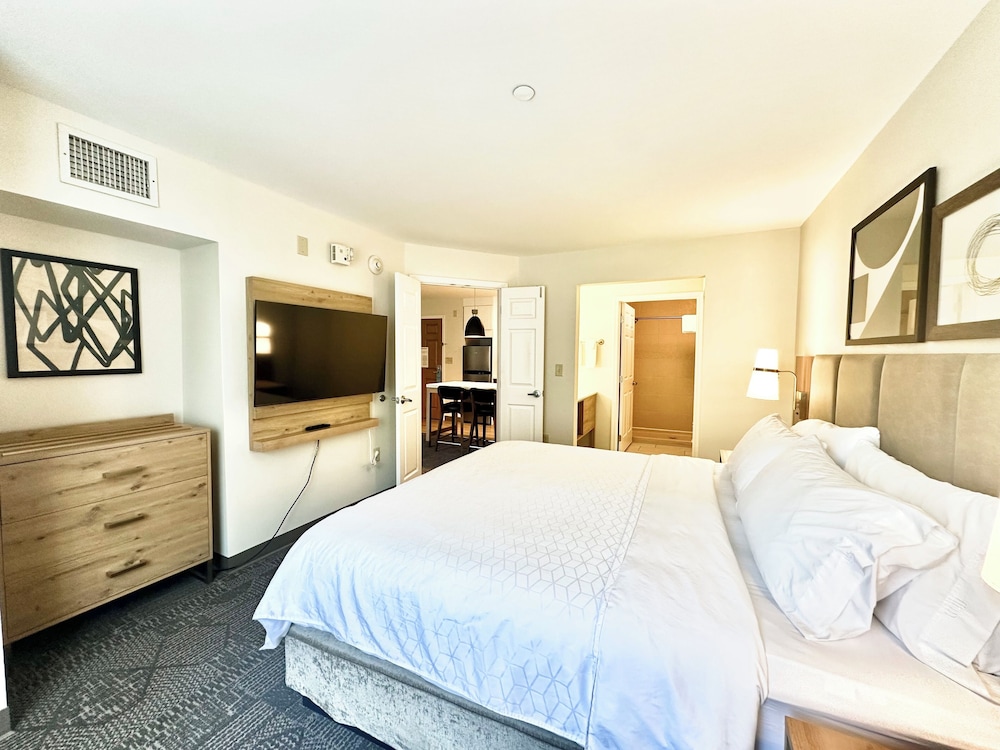 Staybridge Suites East Stroudsburg Poconos by IHG - photo 9