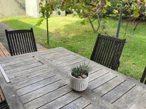 Carnegie House 3 Carnegie St Port Elliot BYO Linen — 4-Star Luxury Hotel in Port Elliot, Australia