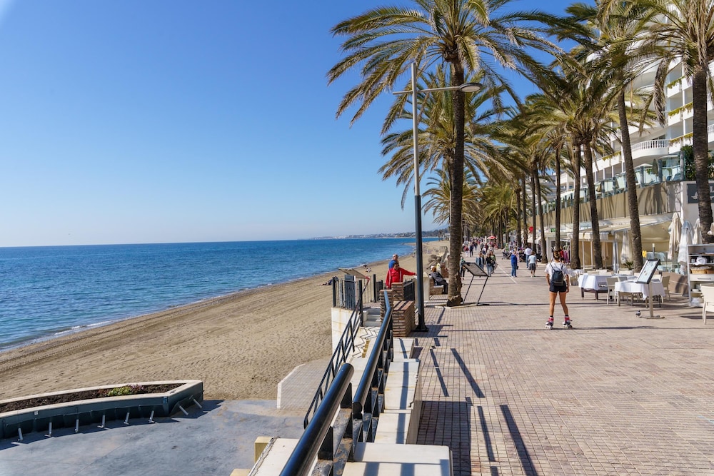 Marbella Playa With Pool &100m From sea — 4-Star Luxury Hotel in Marbella, Spain