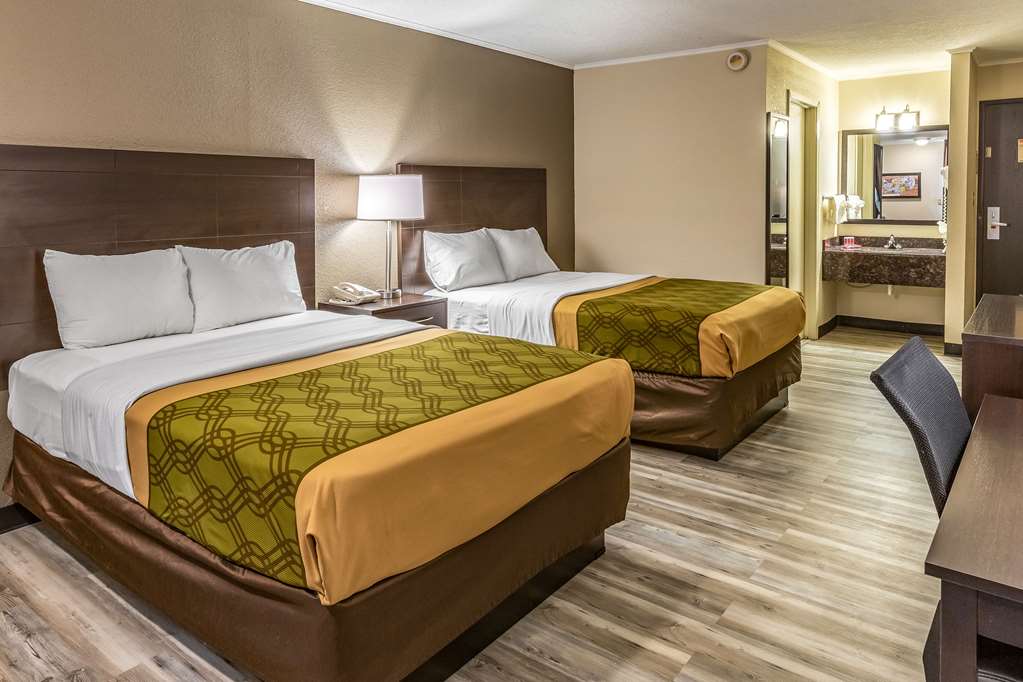 Econo Lodge Inn & Suites Newton - photo 11