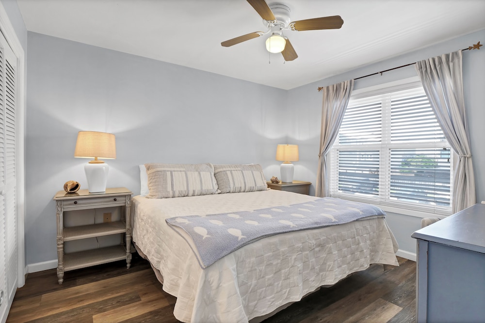 Sandpeddler Inn & Suites - photo 13