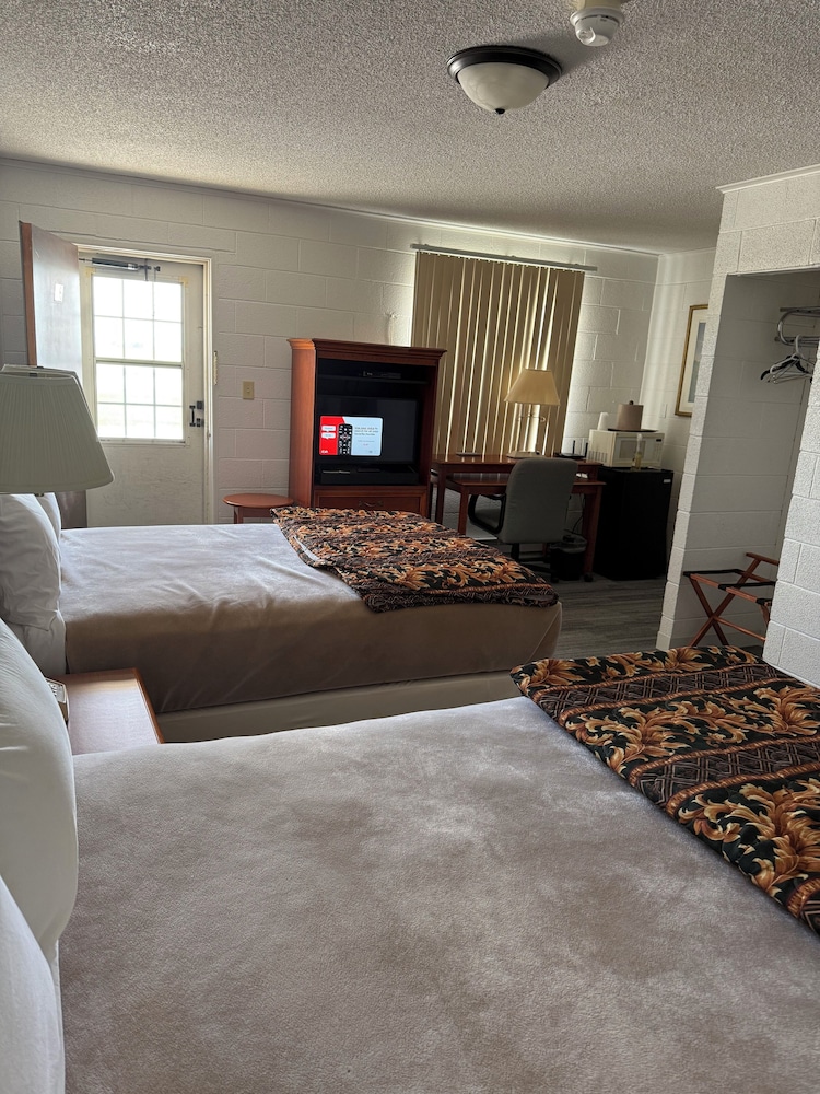 Hotel Prairie Winds Carthage Keokuk Hwy 136 - photo 16