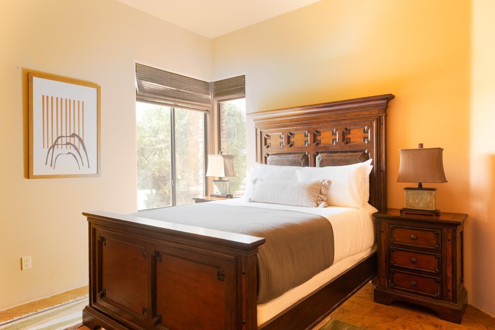 Westland by Avantstay Desert Oasis w Mountain View Pool & Basketball Court Scottsdale - photo 8