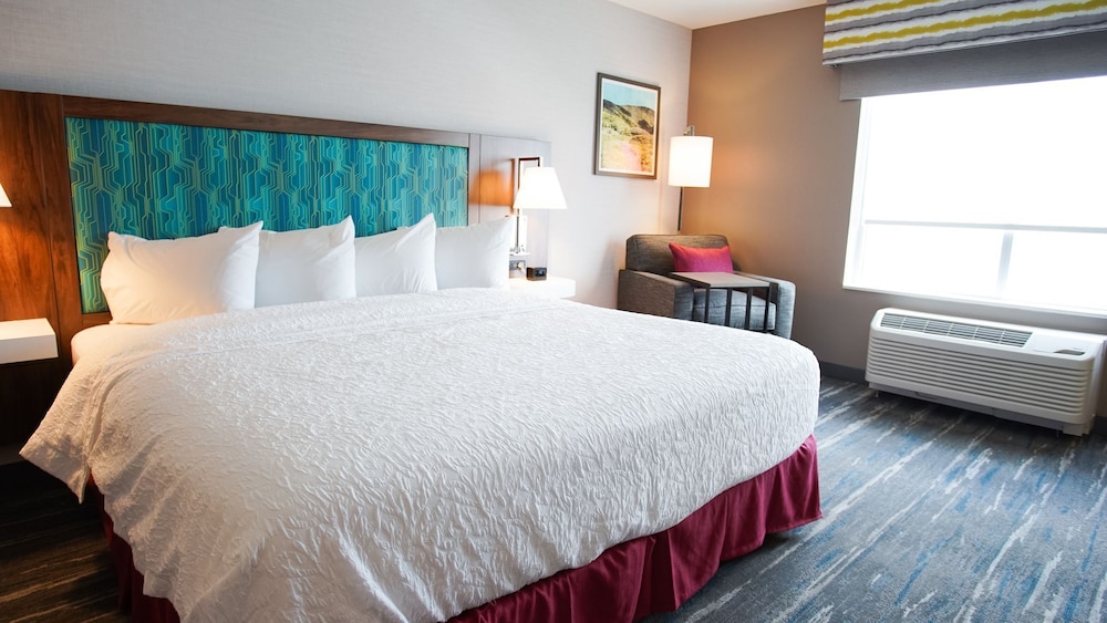 Hampton Inn & Suites St. Clairsville - photo 8