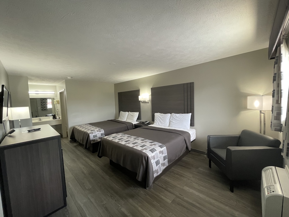 Embassy Inn - photo 12