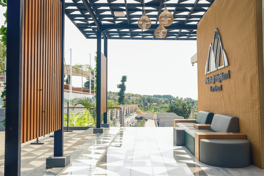 Pakuhaji Highland Eco Resort — hotel in Ngamprah