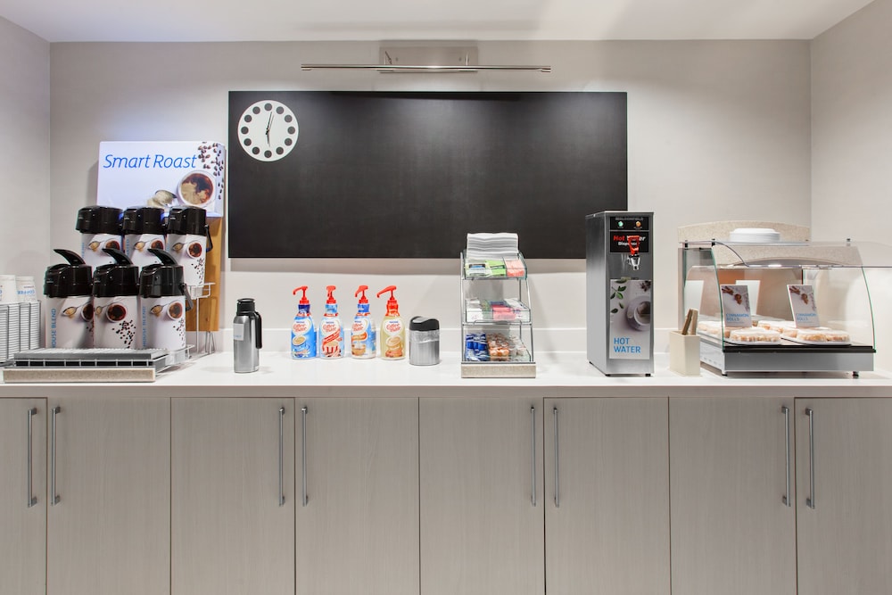 Holiday Inn Express West Los Angeles by IHG - photo 16