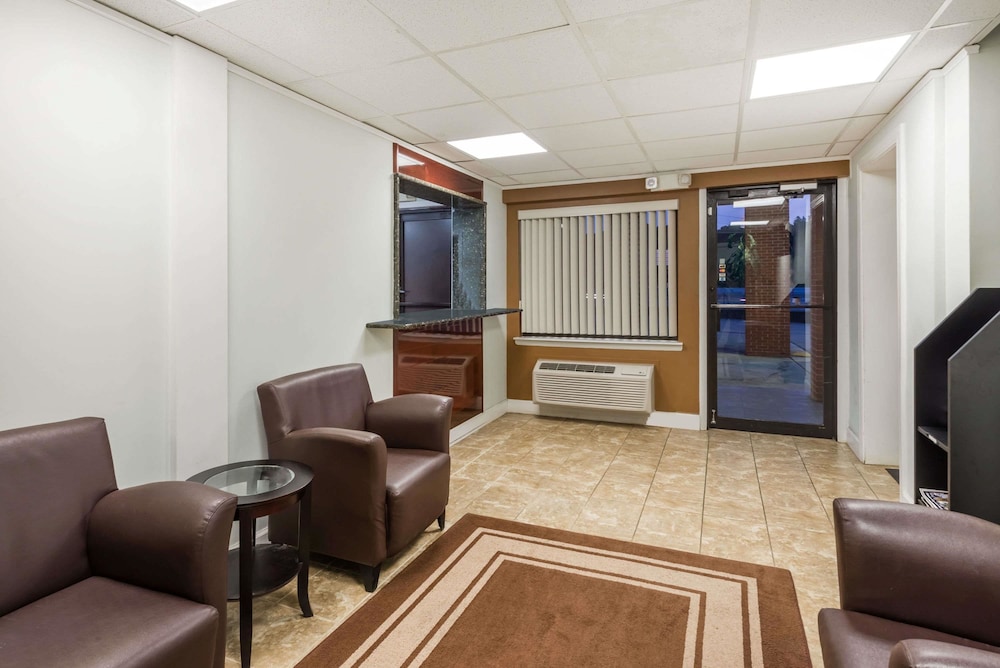 Super 8 by Wyndham Chattanooga Ooltewah - photo 3