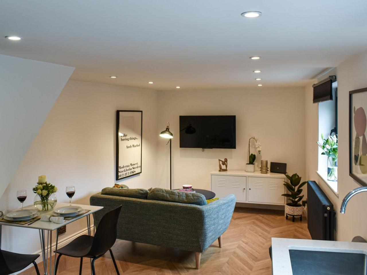 Dove Cottage — 4-Star Luxury Hotel in Knaresborough, United Kingdom