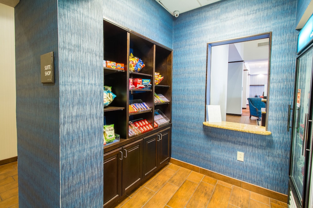 Hampton Inn & Suites Huntsville Hampton Cove - photo 33