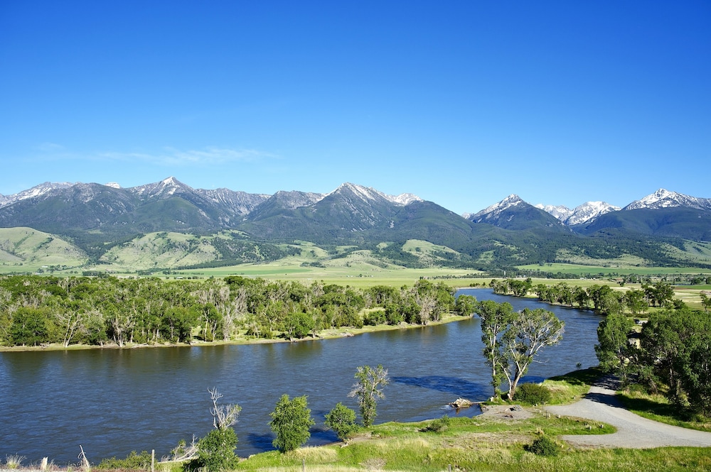 Under Canvas North Yellowstone - photo 2