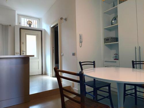 Youhosty Navigli View Apartment — 4-Star Luxury Hotel in Milan, Italy